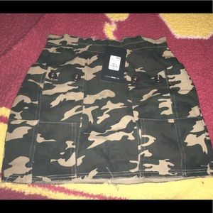 Fashion nova army skirt size small